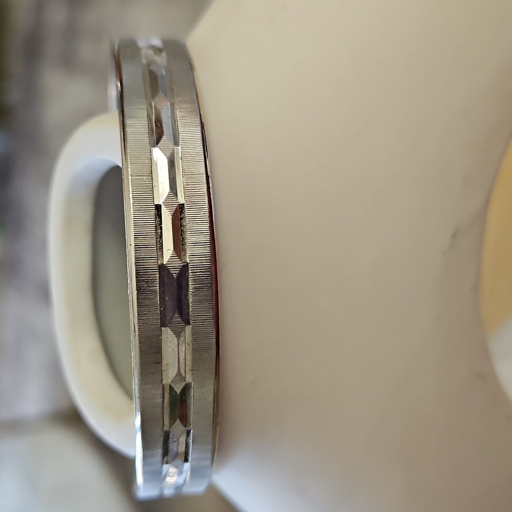 MONET RETRO‎ RAZER CUT ETCH  VINTAGE 60s BANGLE STACK BRACELET